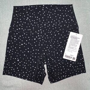 Lululemon NWT lululemon Align No Line™ High-Rise Short 6" size 6